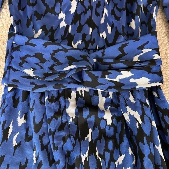 NWT Beautiful Long Sleeved Issa Sheath Dress! - Picture 6 of 11